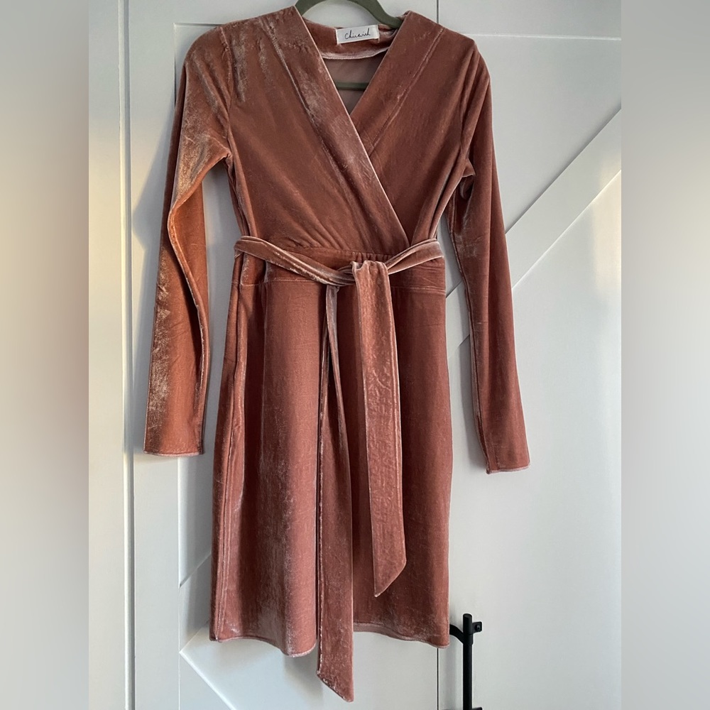 Chichwish dusty pink velvet dress NWOT